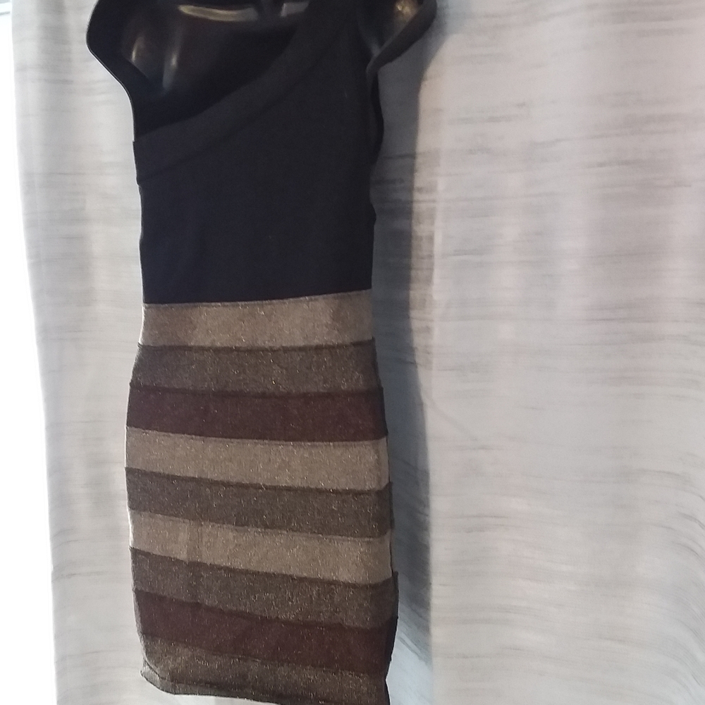 Dress - Picture 4 of 5
